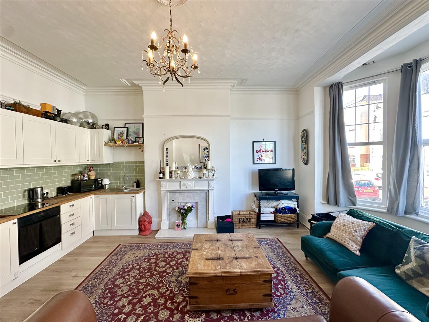 2 bed property in Park Road, Bexhill-On-Sea